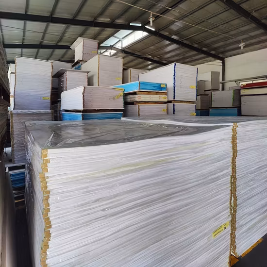 Panneau de mousse de PVC de produits en plastique imperméables blancs pour les meubles de maison d'armoire de cuisine